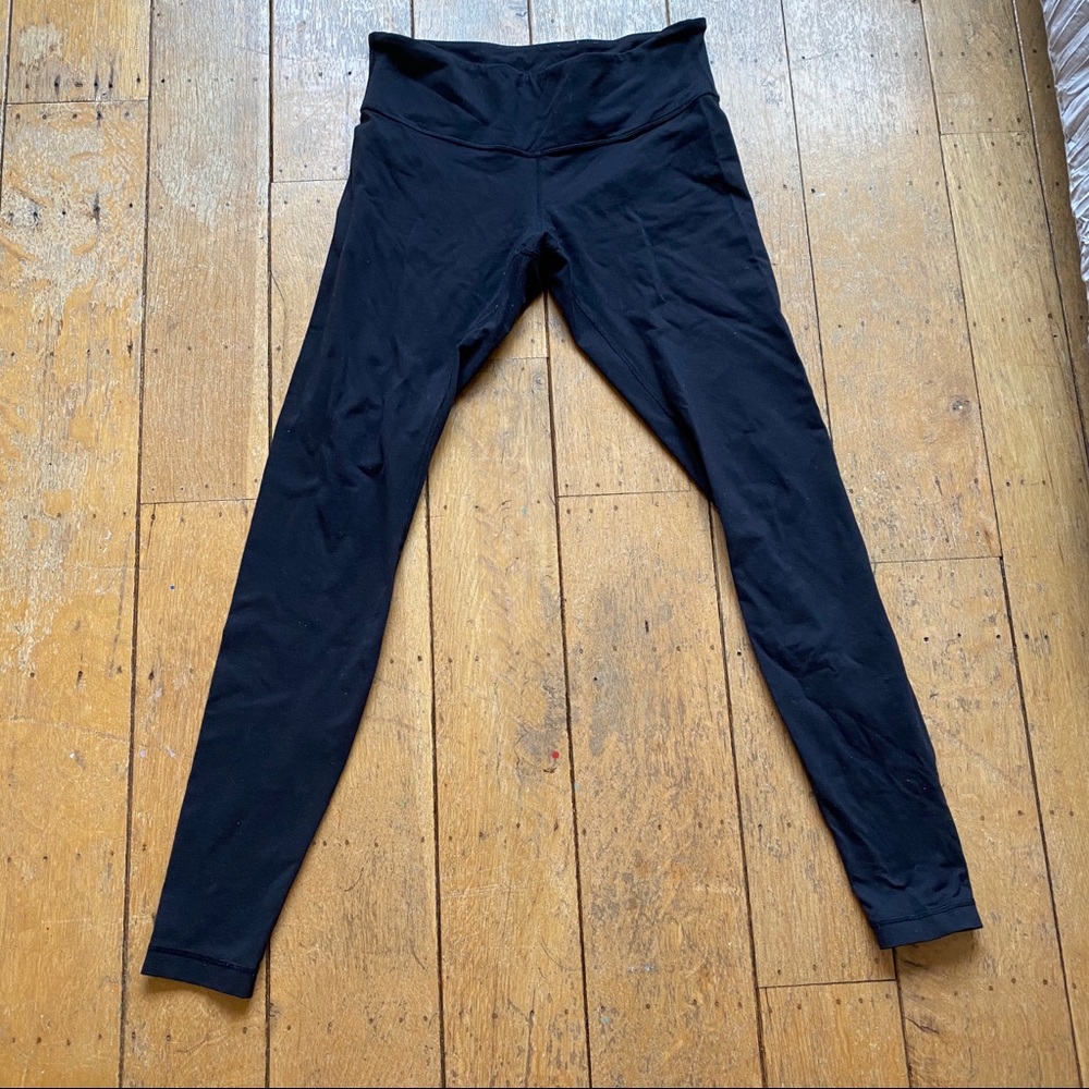 black lululemon leggings